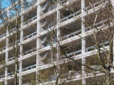nieuwe parkeertoren voor personeel - zijaanzicht