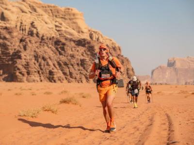Pascal Remu in de woestijn tijdens de Marathon des Sables